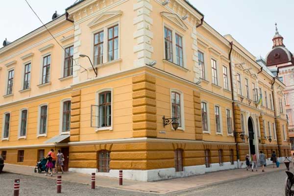 chernivetskyi-oblasnyi-kraieznavchyi-muzei