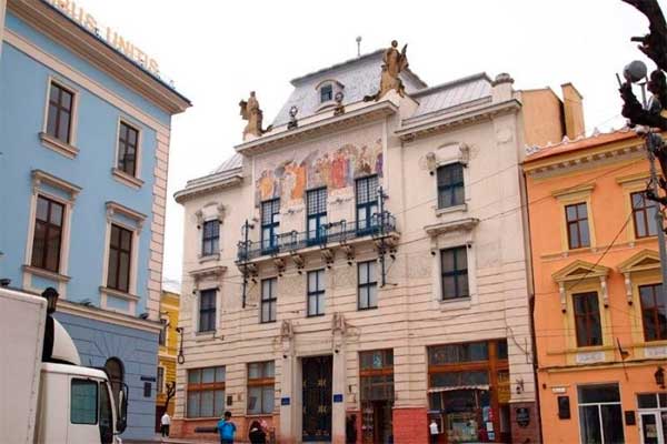 chernivetskyi-oblasnyi-khudozhnii-muzei